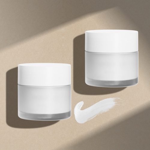 cosmetic-jars-on-minimal-backgroundc-min cosmetic-jars-on-minimal-backgroundc-min