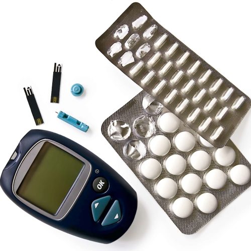 glucometer-with-pills glucometer-with-pills
